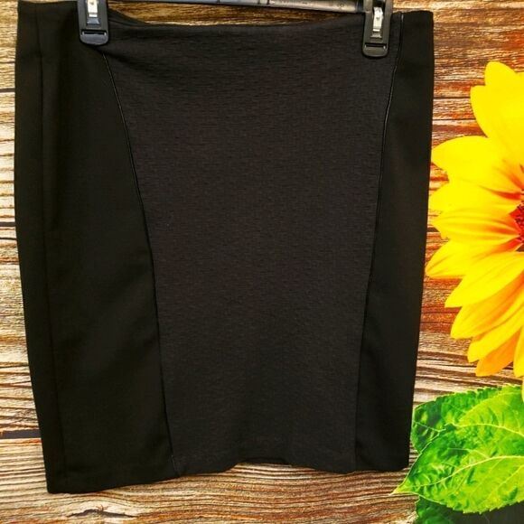Laundry by Shelli Secal black skirt 10 Pre-owned - Picture 1 of 7